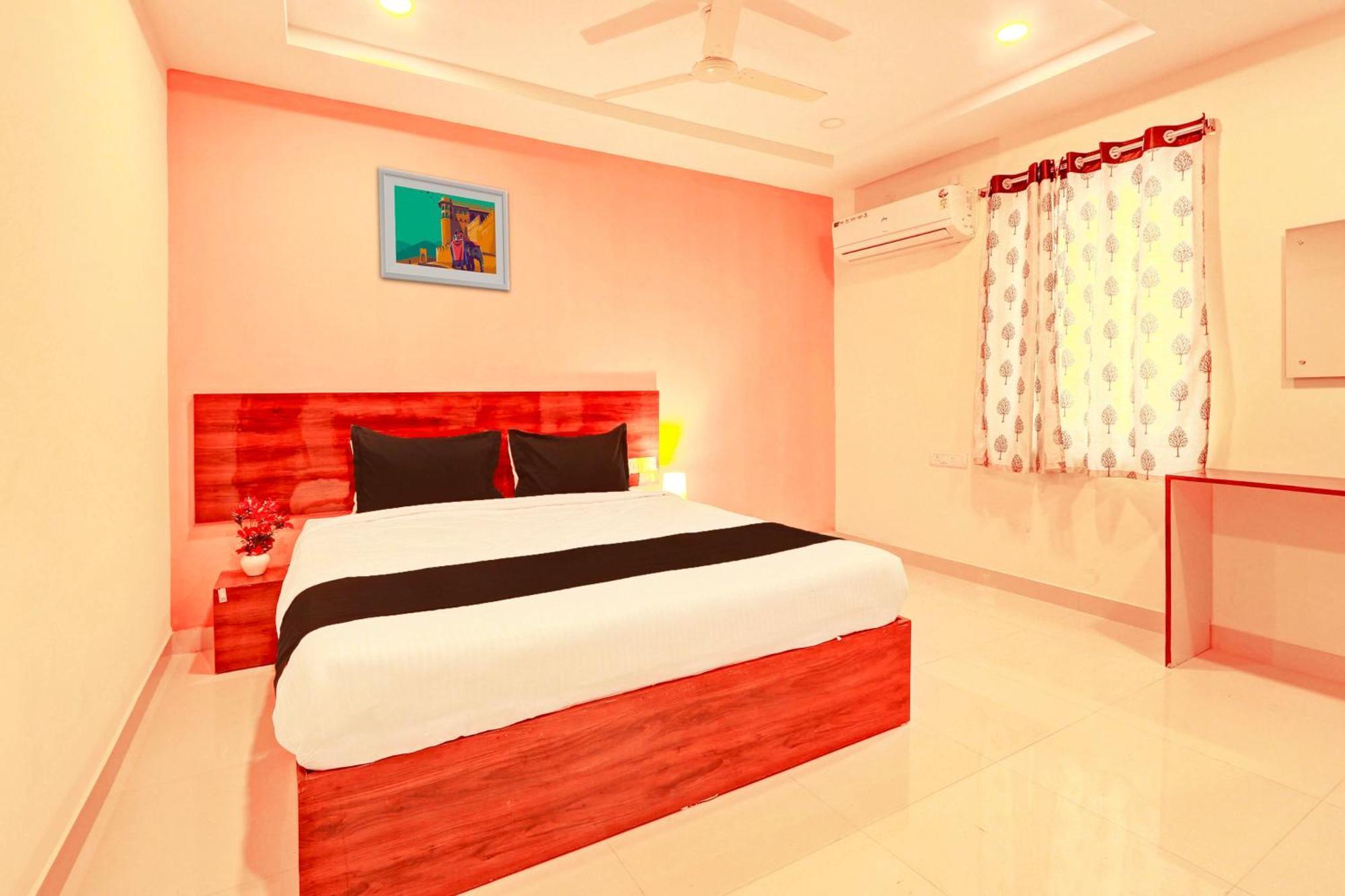Hotel O R Square Hyderabad Exterior foto