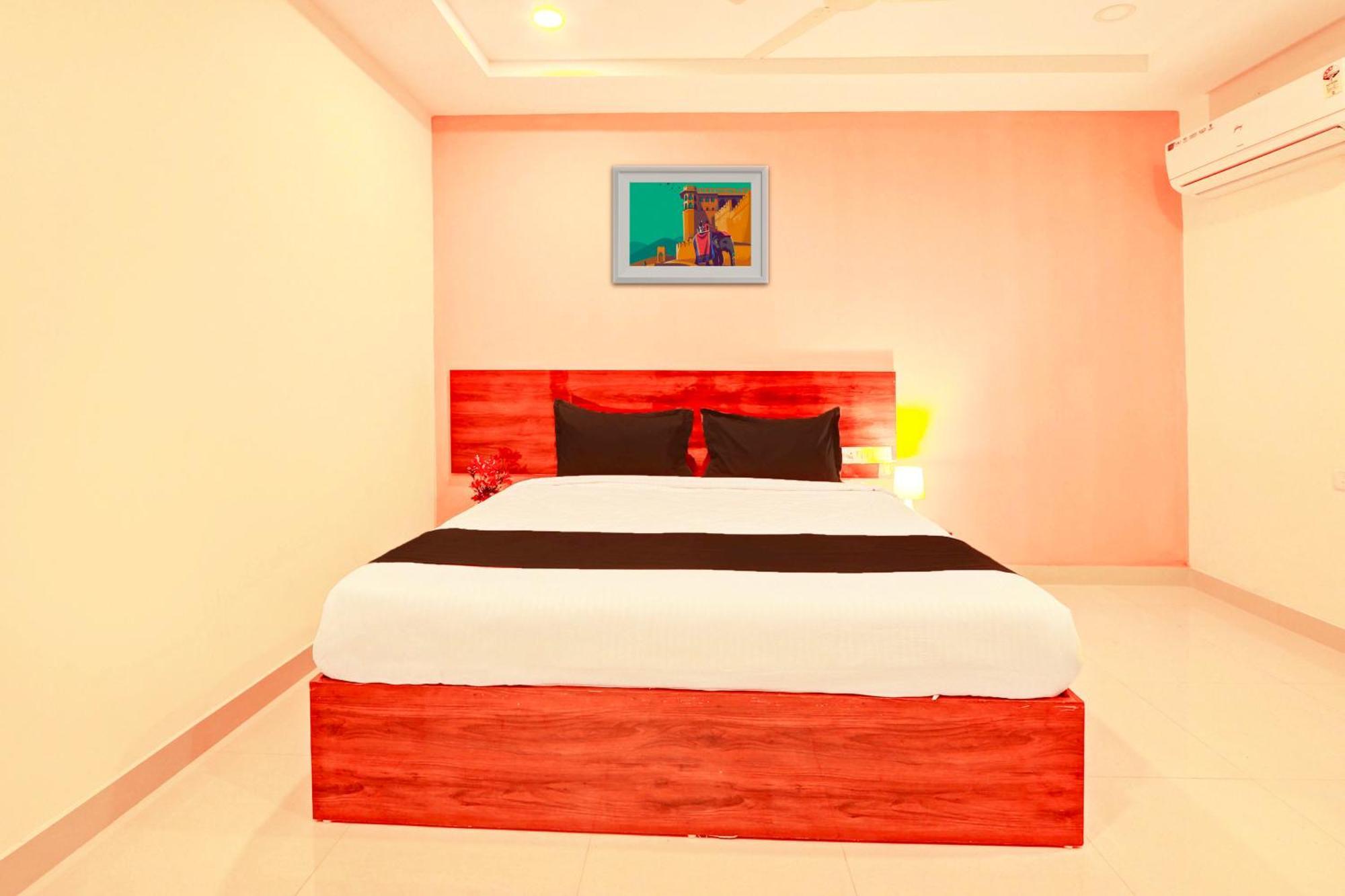 Hotel O R Square Hyderabad Exterior foto