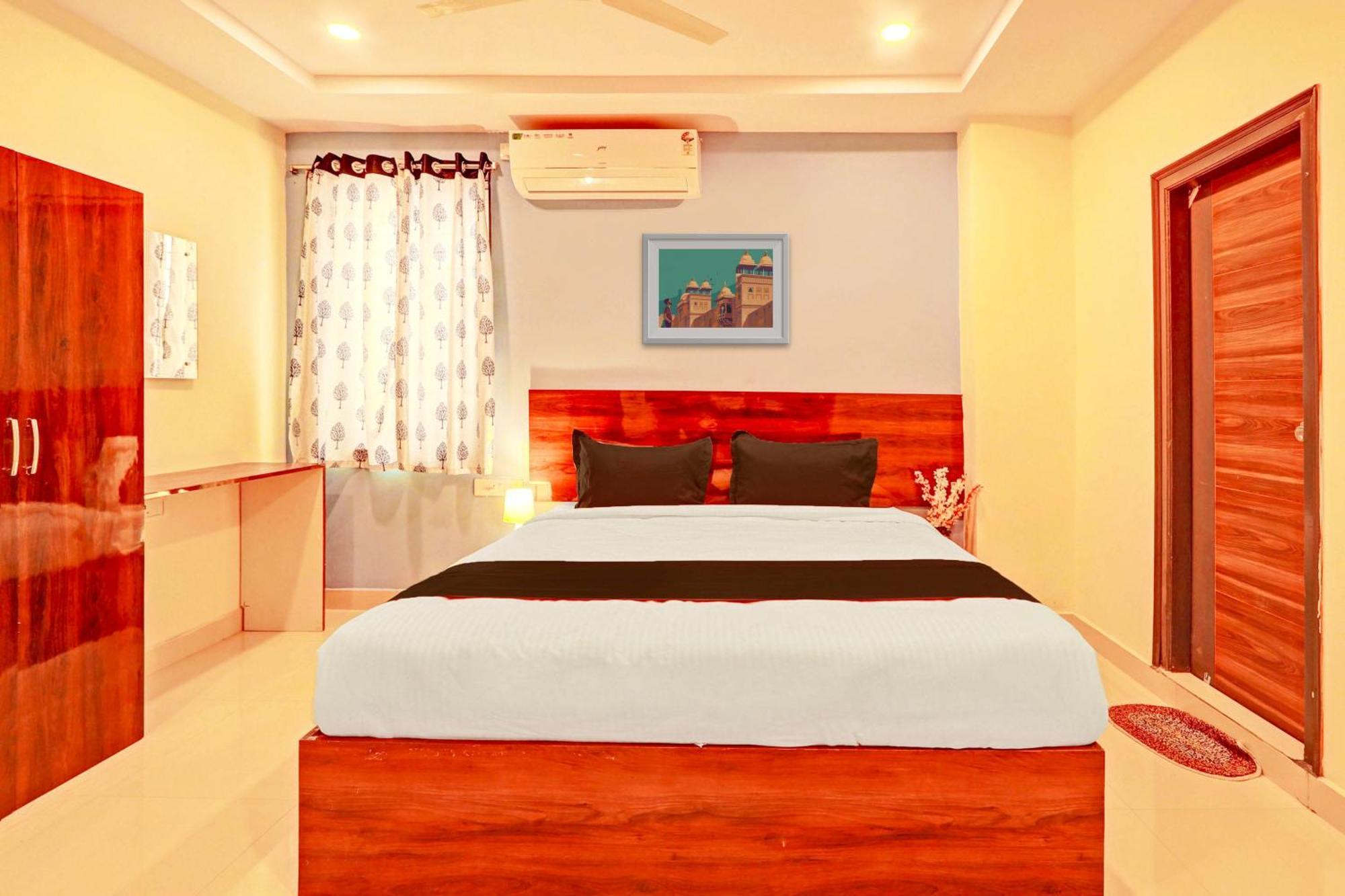 Hotel O R Square Hyderabad Exterior foto