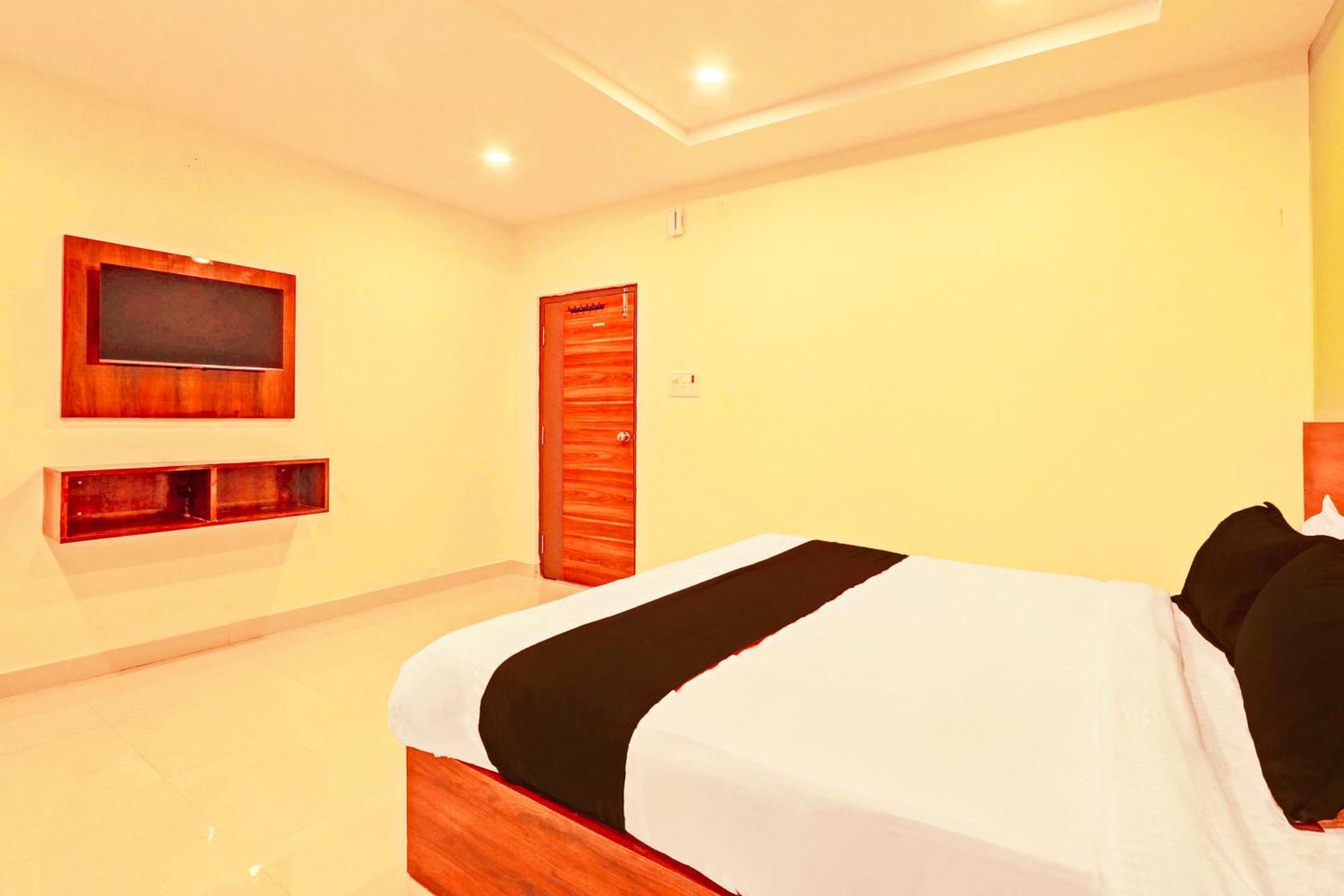 Hotel O R Square Hyderabad Exterior foto