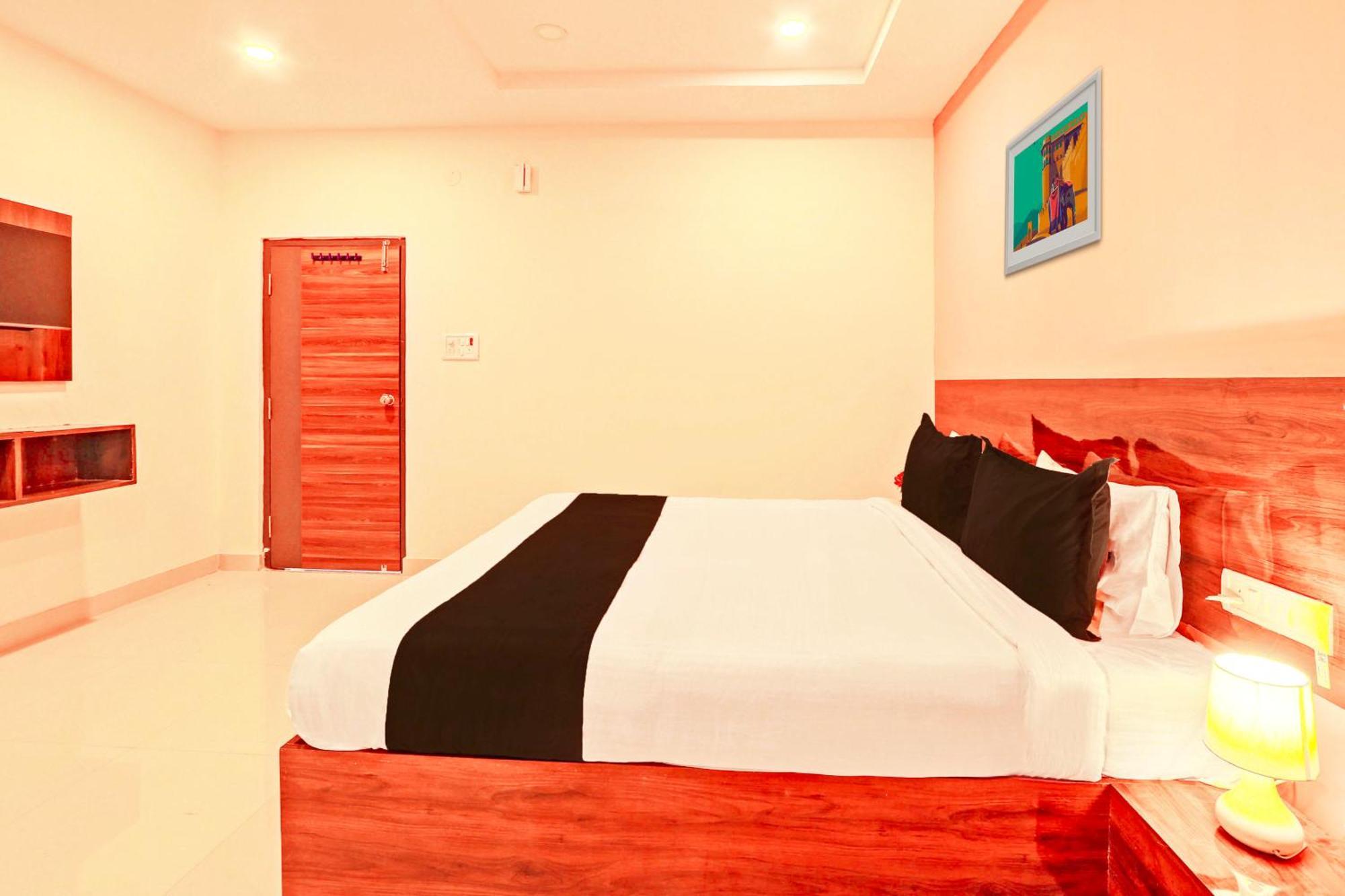 Hotel O R Square Hyderabad Exterior foto