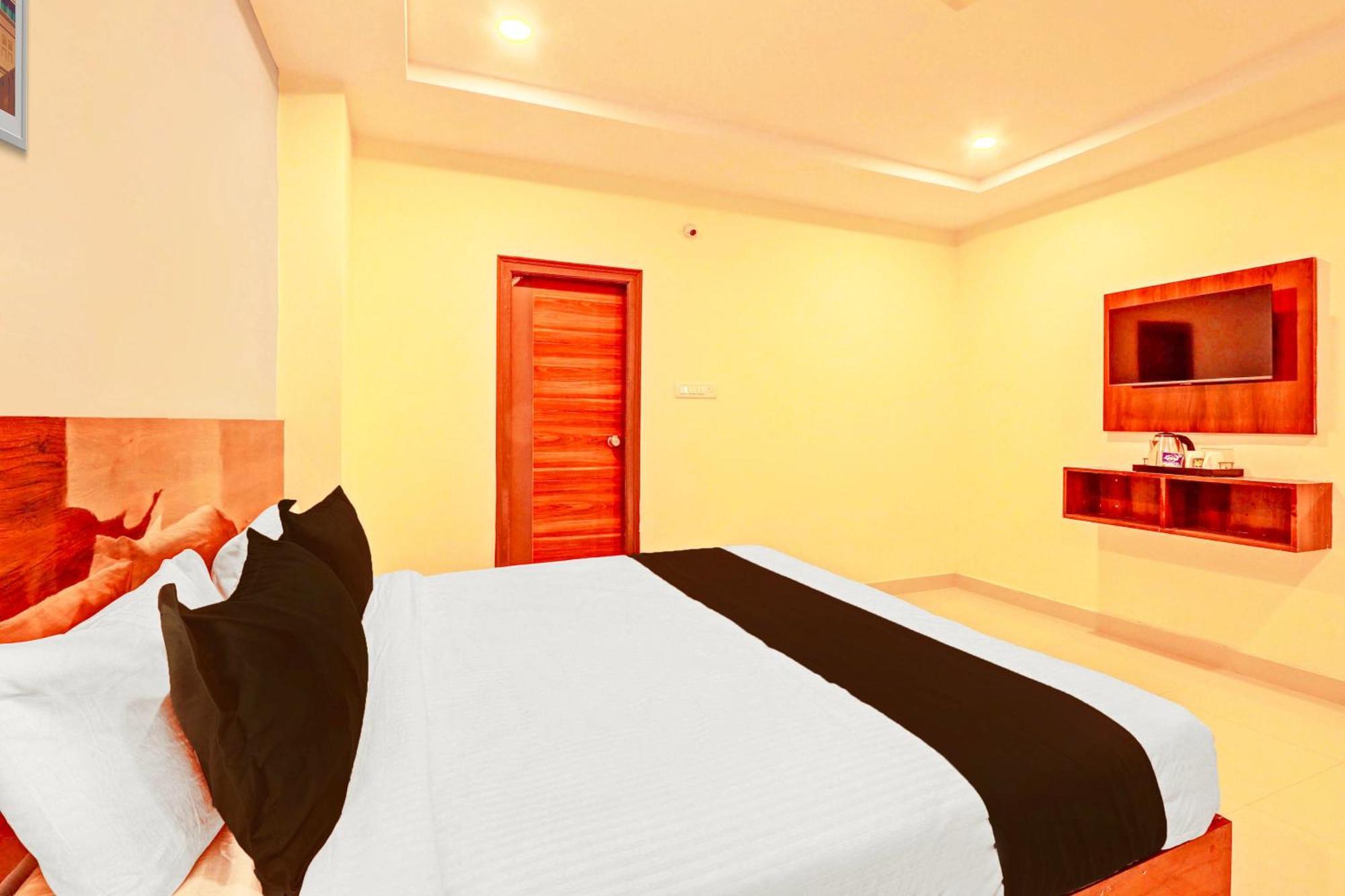 Hotel O R Square Hyderabad Exterior foto