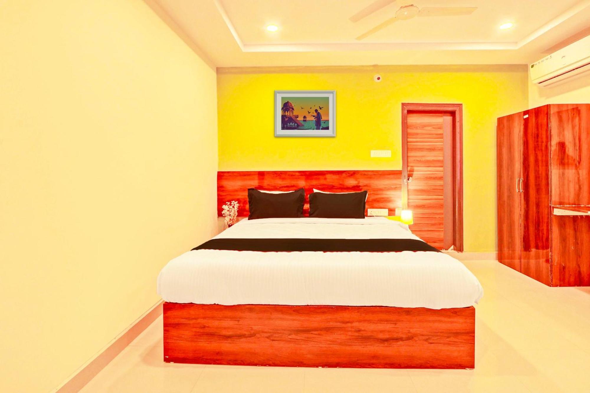 Hotel O R Square Hyderabad Exterior foto